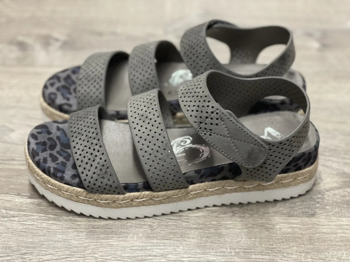 Very G Gray Leopard Sandals